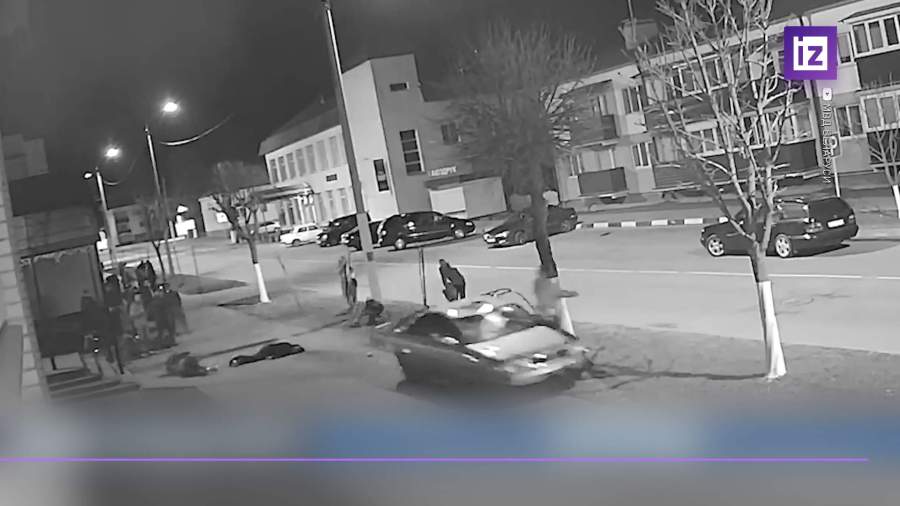 Машина протаранила толпу в белорусском поселке Глуск 1 %D0%9C%D0%B0%D1%88%D0%B8%D0%BD%D0%B0%20%D0%BF%D1%80%D0%BE%D1%82%D0%B0%D1%80%D0%B0%D0%BD%D0%B8%D0%BB%D0%B0%20%D1%82%D0%BE%D0%BB%D0%BF%D1%83%20%D0%B2%20%D0%B1%D0%B5%D0%BB%D0%BE%D1%80%D1%83%D1%81%D1%81%D0%BA%D0%BE%D0%BC%20%D0%BF%D0%BE%D1%81%D0%B5%D0%BB%D0%BA%D0%B5%20%D0%93%D0%BB%D1%83%D1%81%D0%BA Машина протаранила толпу в белорусском поселке Глуск