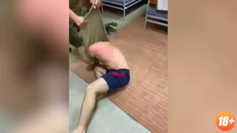 В Сети появилось видео жестокого избиения солдата