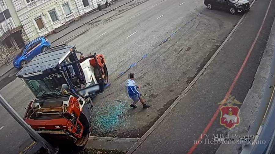 В Перми пьяная компания угнала асфальтоукладочный каток К счастью, доехать