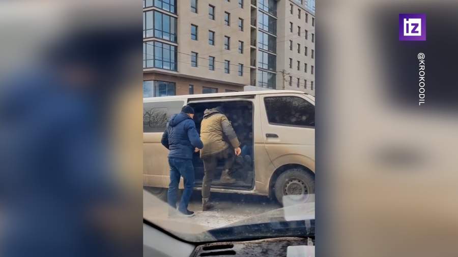 In Kharkov, TCC employees forcibly dragged a guy onto a bus to take him