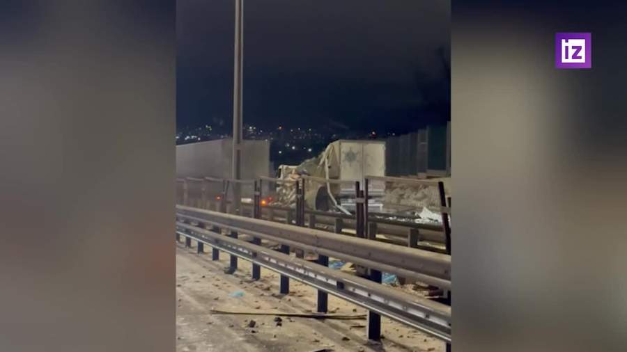 Самосвал разрушил переходной мост на М-4 «Дон» в Ростовской области