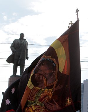 На шествие коммунистов съехались иностранцы