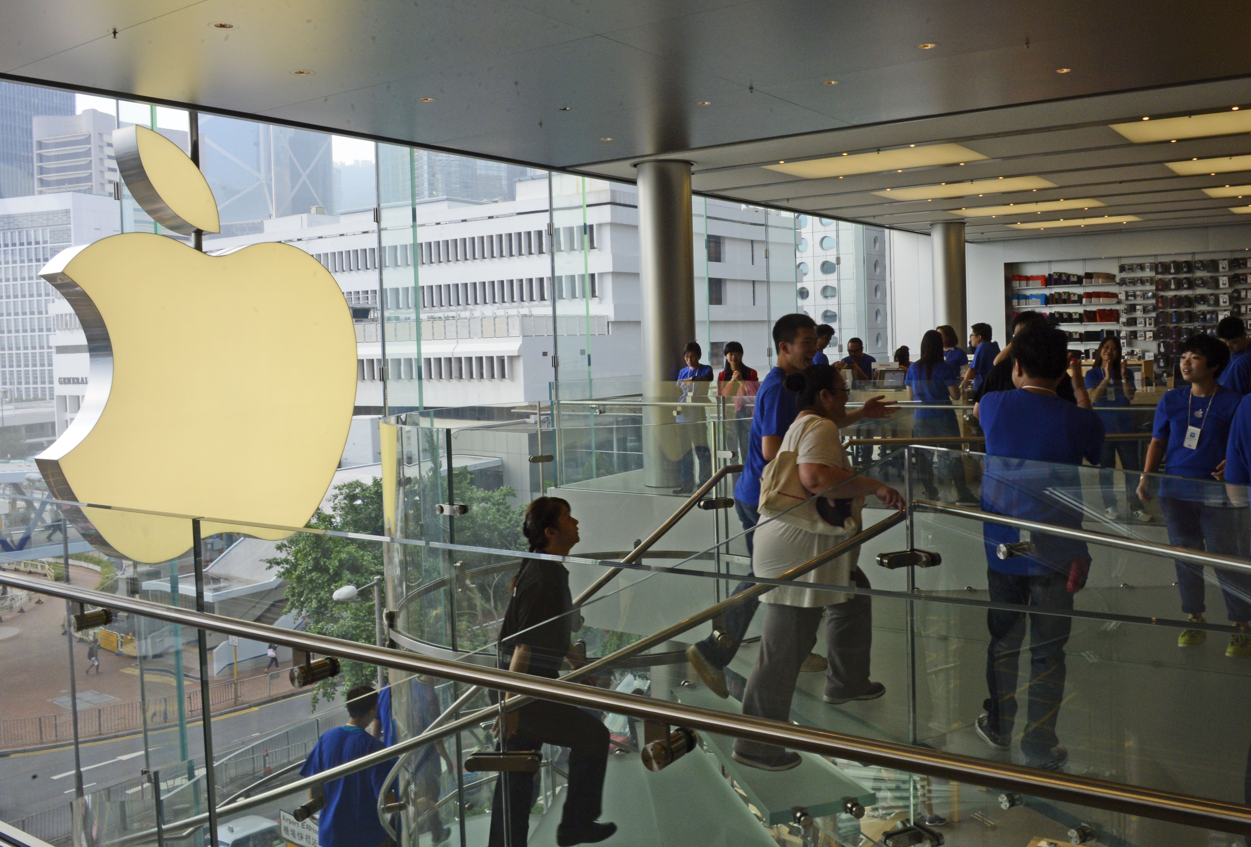 Гонконг запретил продавать iPhone 5 неместным