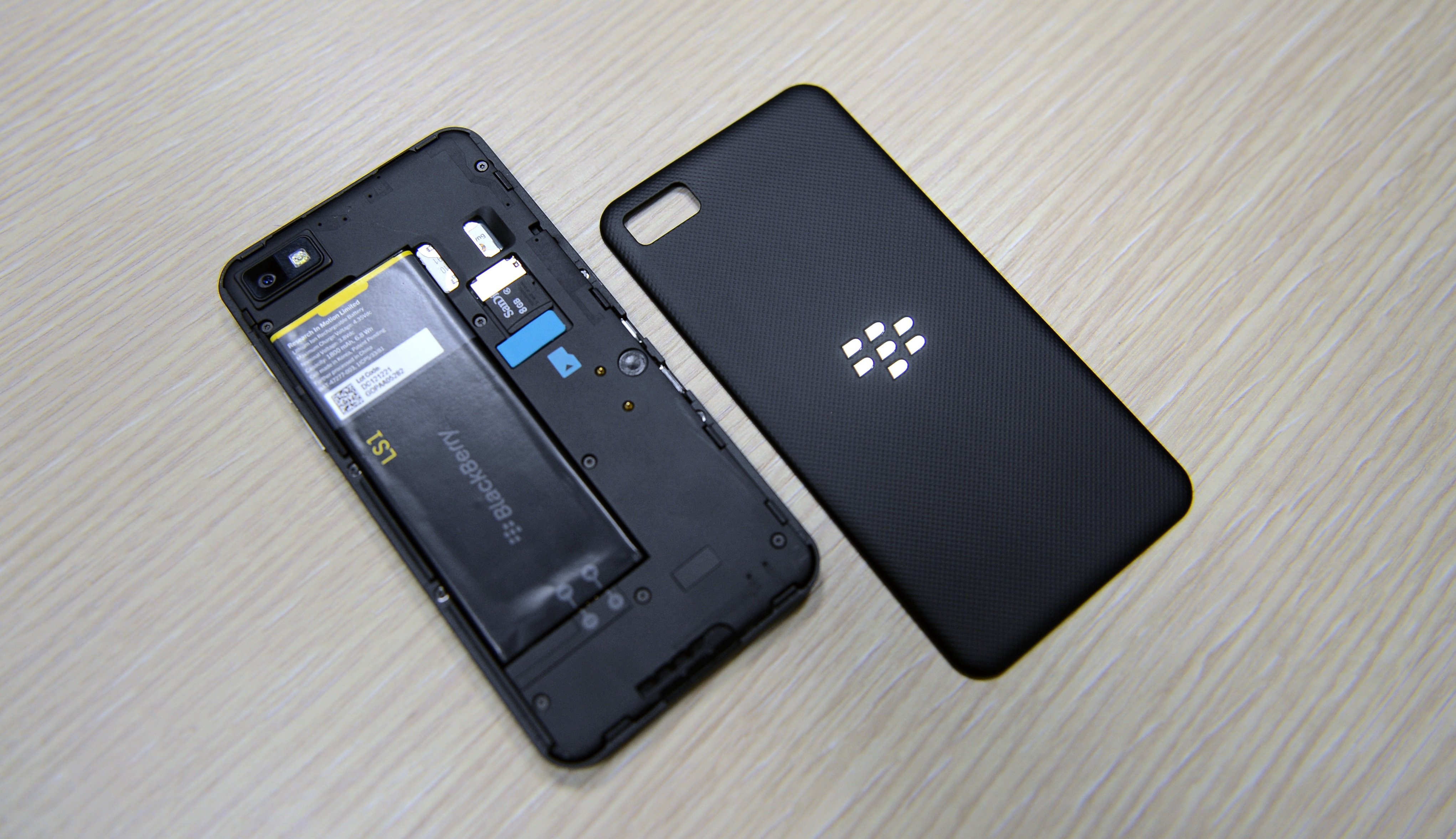 BlackBerry Z10 — попытка вернуть былую славу | Статьи | Известия