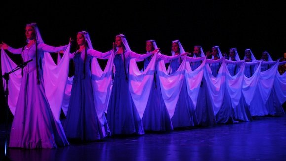 «Мы получим в дар аплодисменты, а не политические заявления»