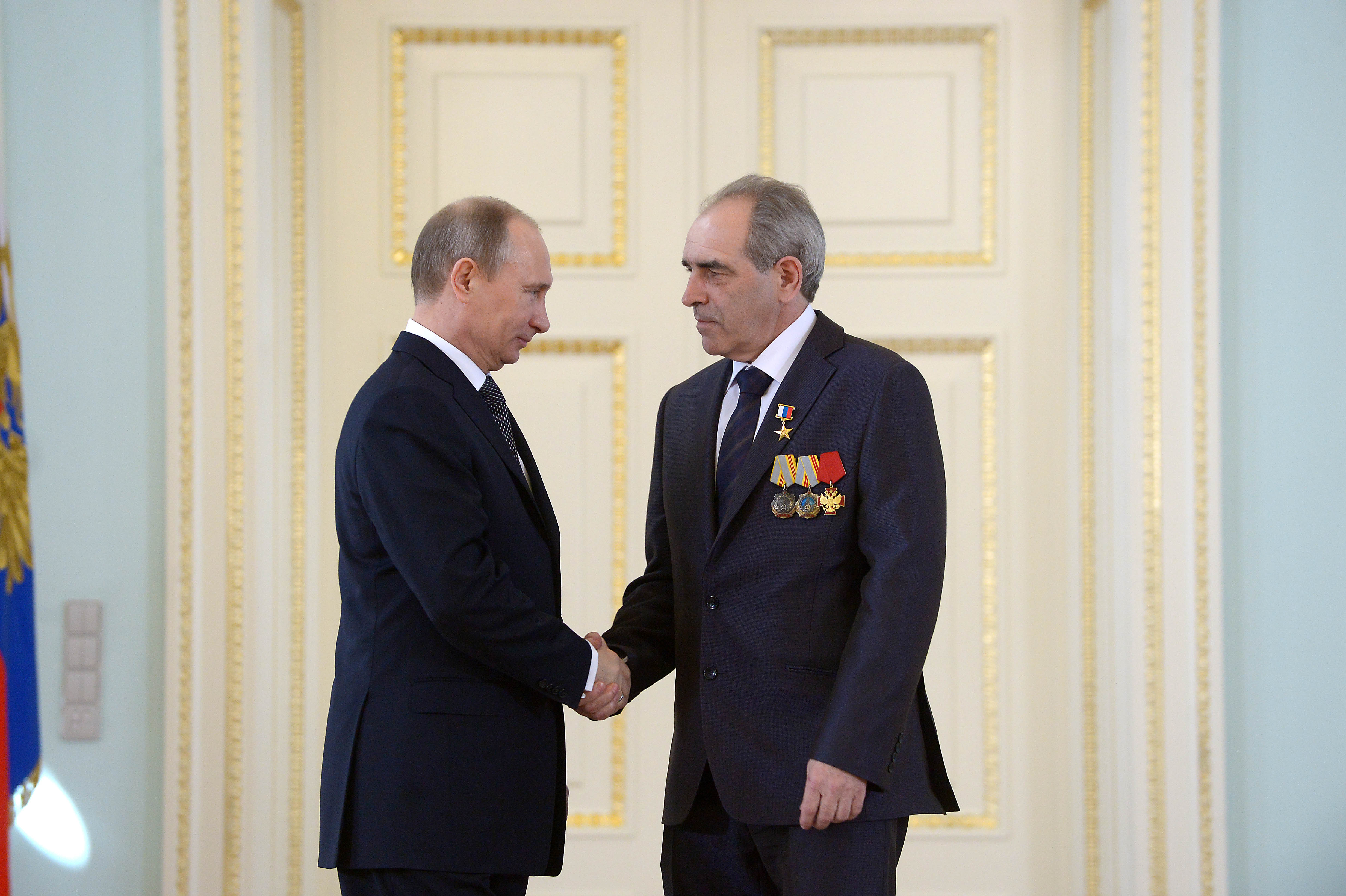 Путин наградил Гергиева медалью «Герой труда»