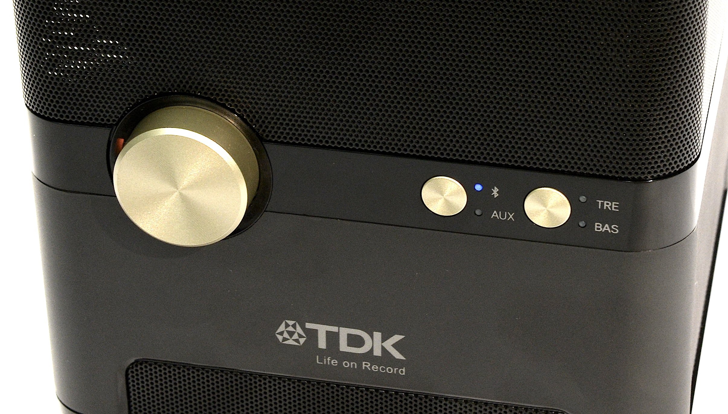 TDK Q35 Wireless Charging Speaker: музыка под напряжением