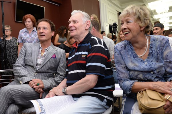 Олег Меньшиков: «Молодых надо не учитывать, на них нужно рассчитывать»