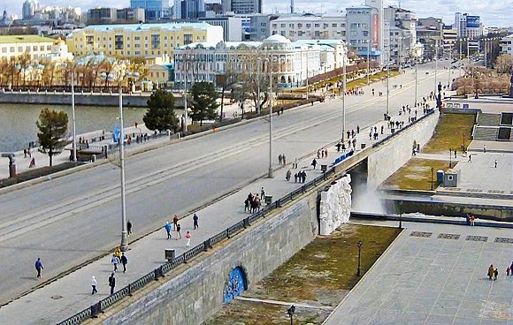 Фиги на Плотинке и «вкусное» метро