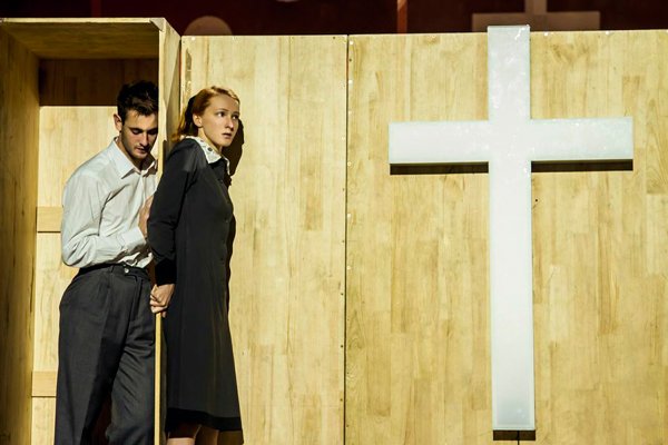 «Пробуждение весны» сказалось на «Медее»