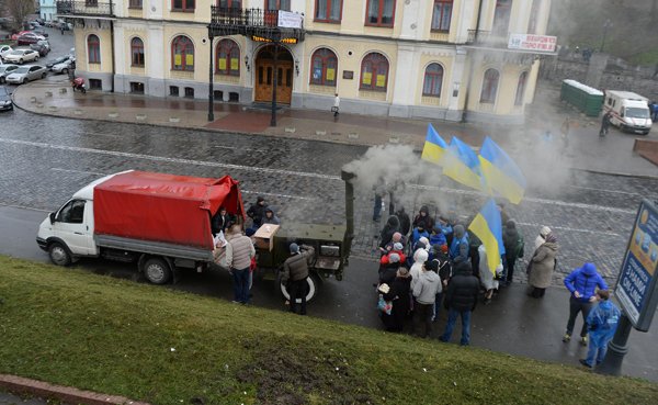 Партия регионов забирает Евромайдан