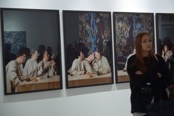 На «Винзаводе» показали рождественский вернисаж