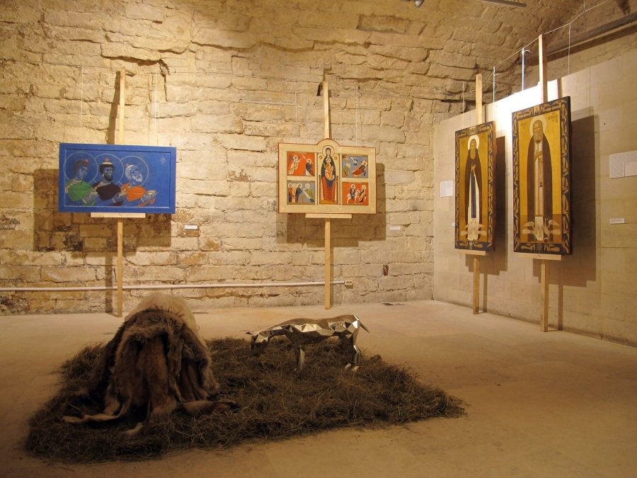 «Дары» актуальных художников выставили в музее Щусева