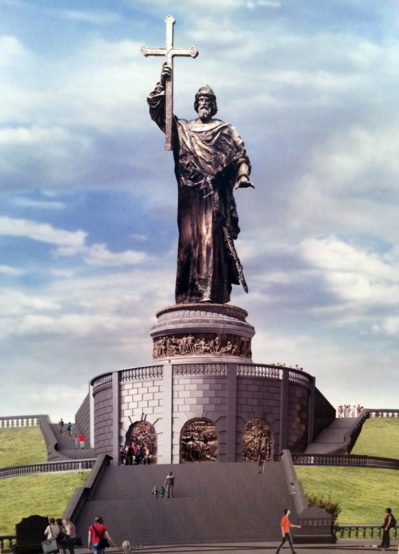 Памятник князю Владимиру создан в виде 13-метрового макета