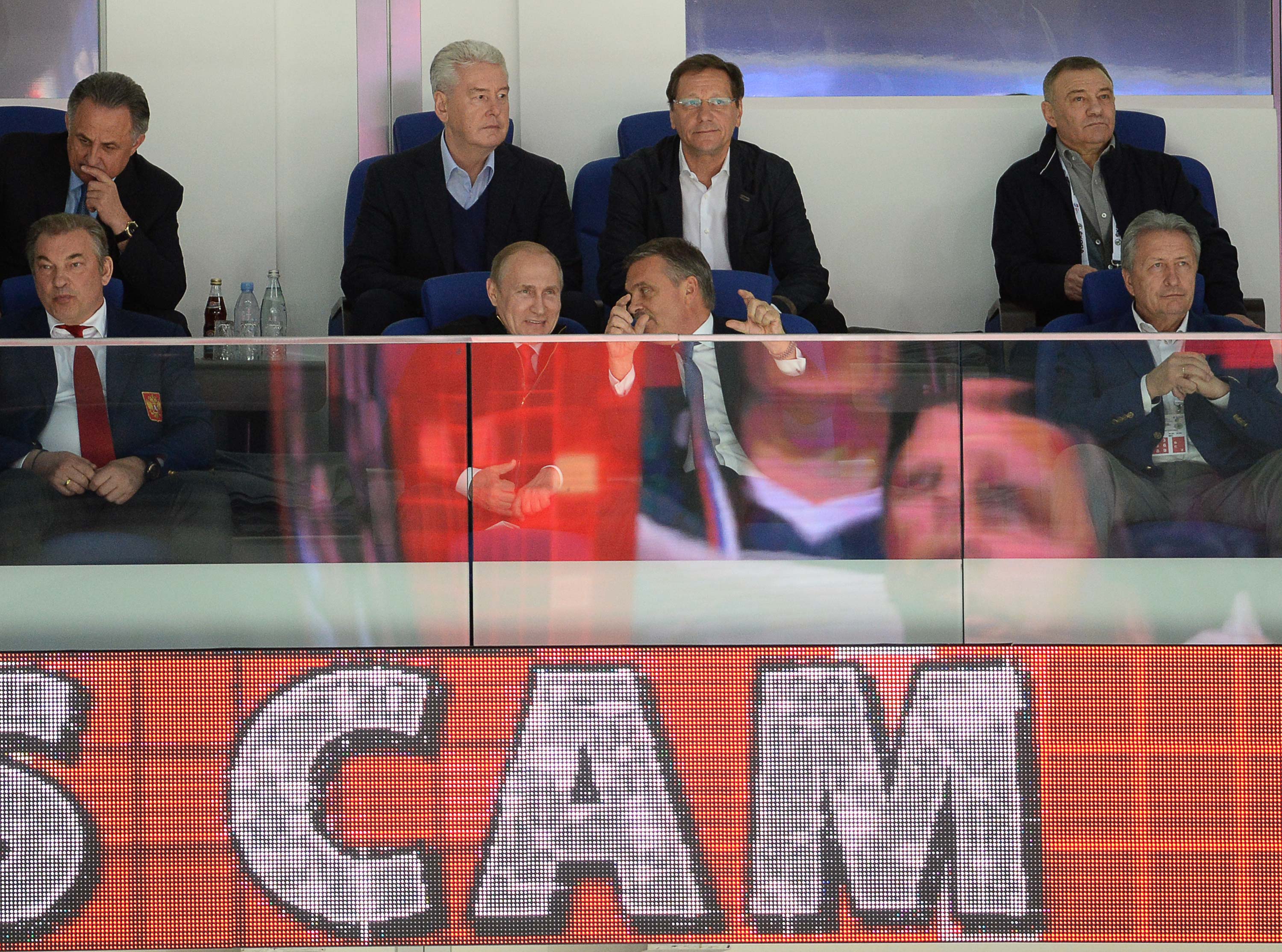 Канадские хоккеисты отпраздновали победу на чемпионате мира