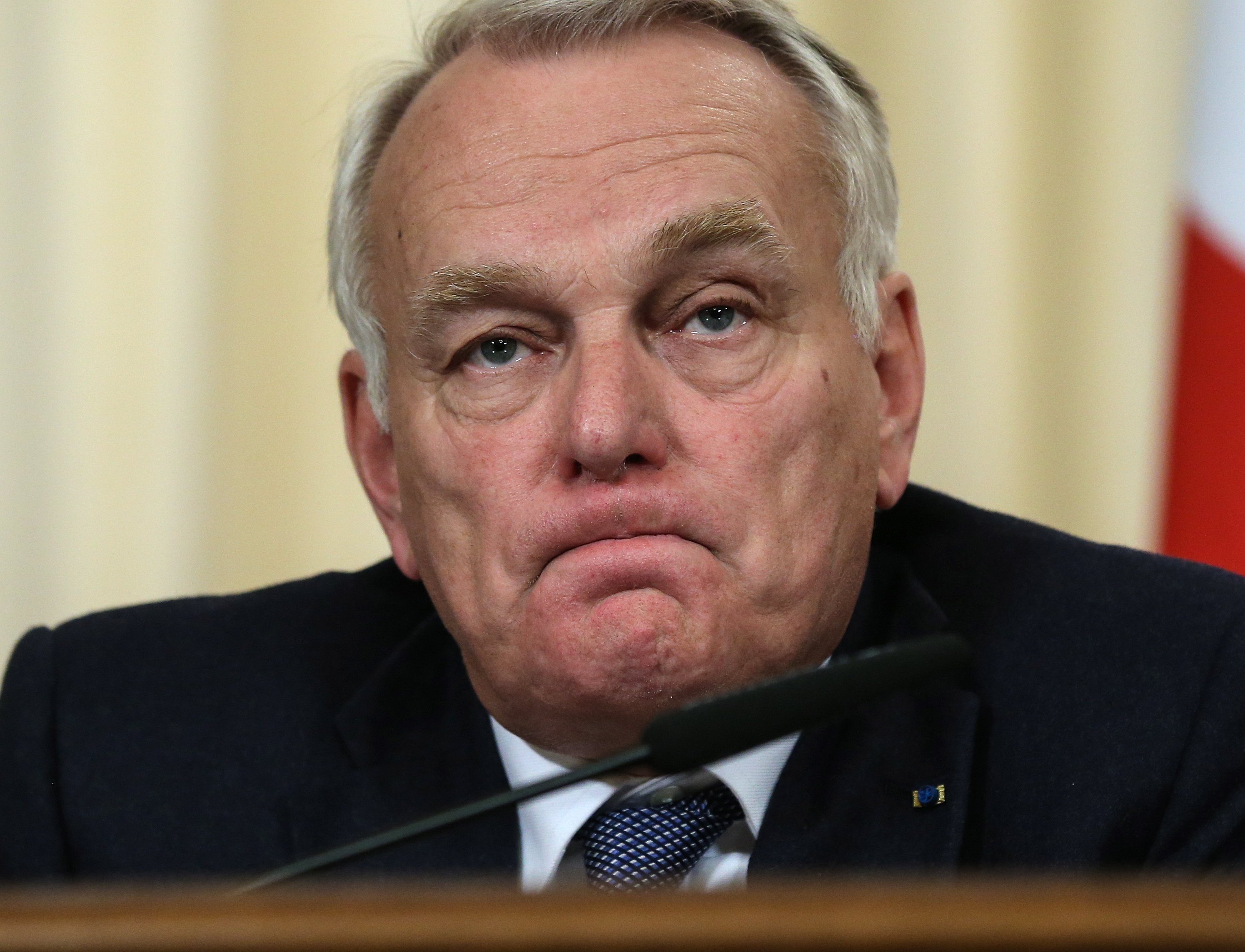 В МИД Франции сожалеют об отмене визита Путина в Париж