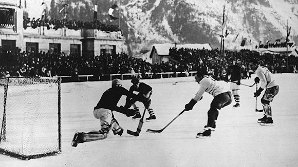 На заре зимней Олимпиады: первое золото россиян и хоккейный триумф