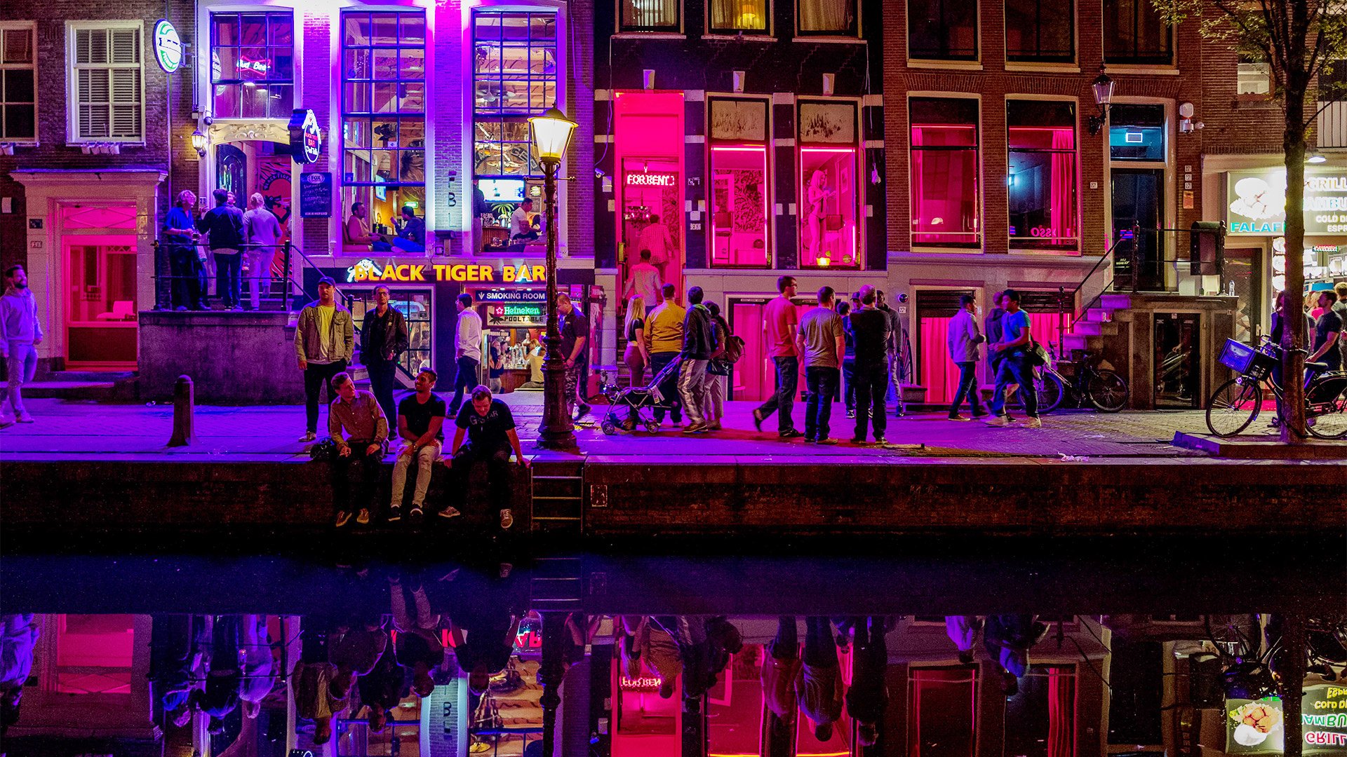 В Голландии разрешили секс на улицах
