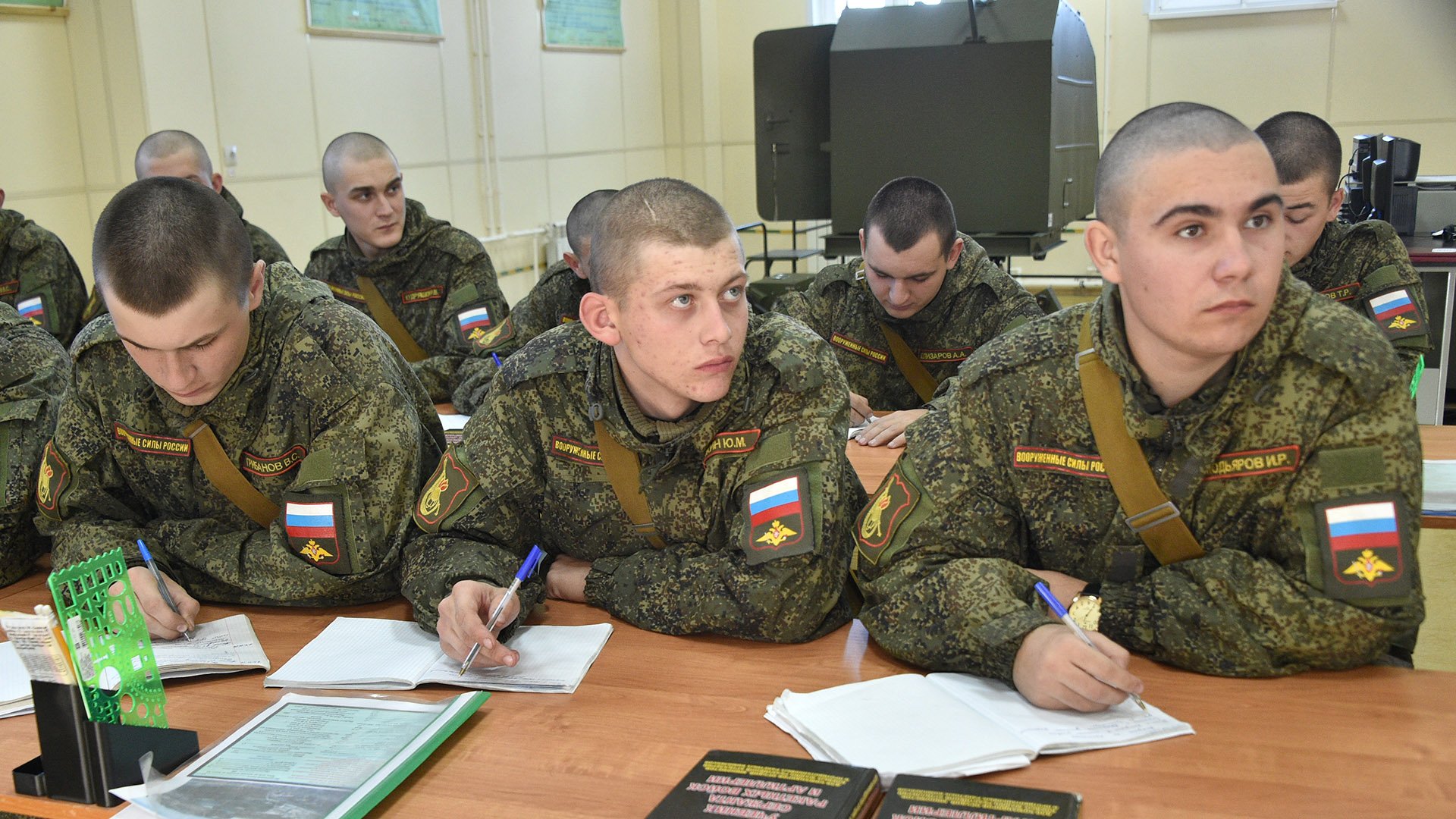 Военно политическая работа. Военно-политическая подготовка в армии. Политическая подготовка в армии. Замполит в армии РФ. Замполит армии России.