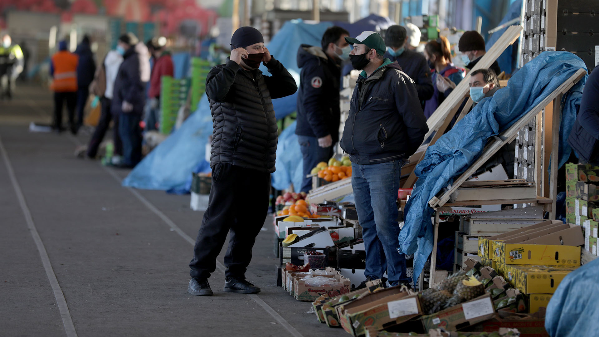 Бунт продаж: конфликт на рынке «Фуд Сити» едва не перерос в беспорядки |  Статьи | Известия