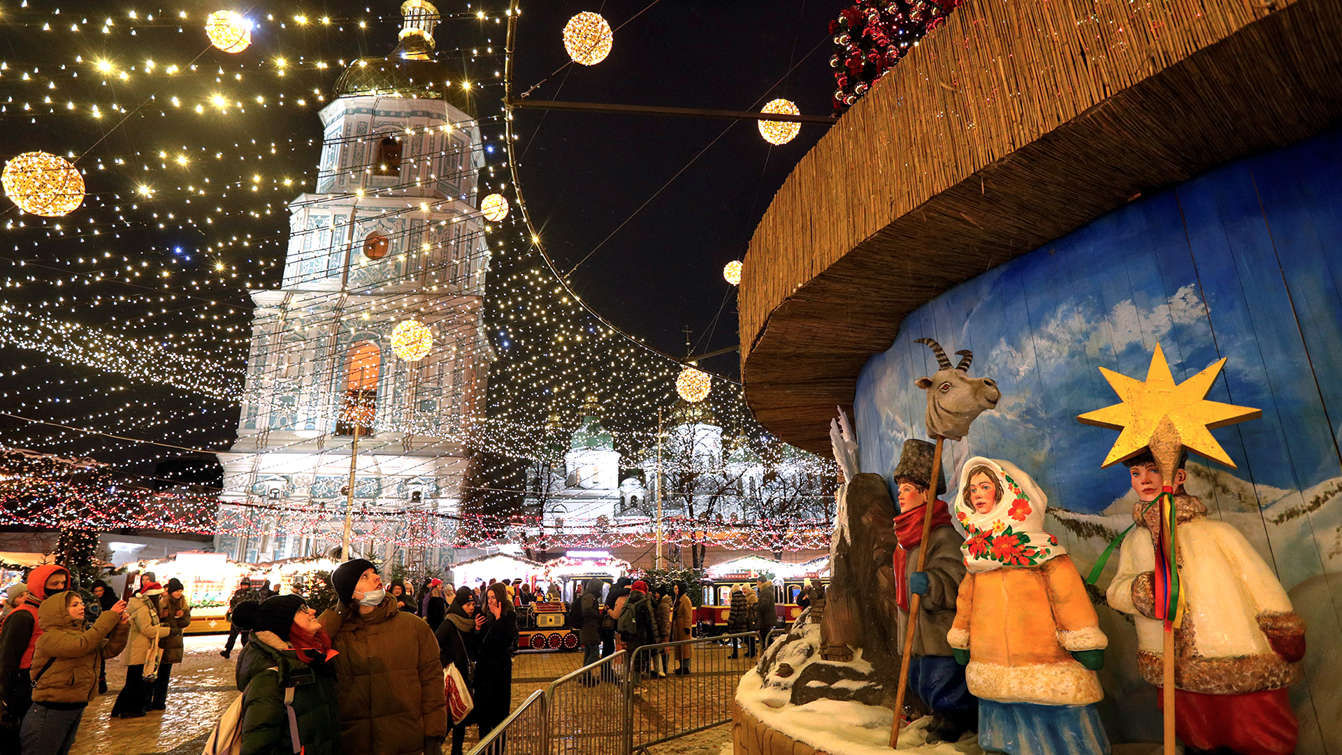 Сироты декабря: кто хочет украсть Рождество у украинцев | Статьи | Известия