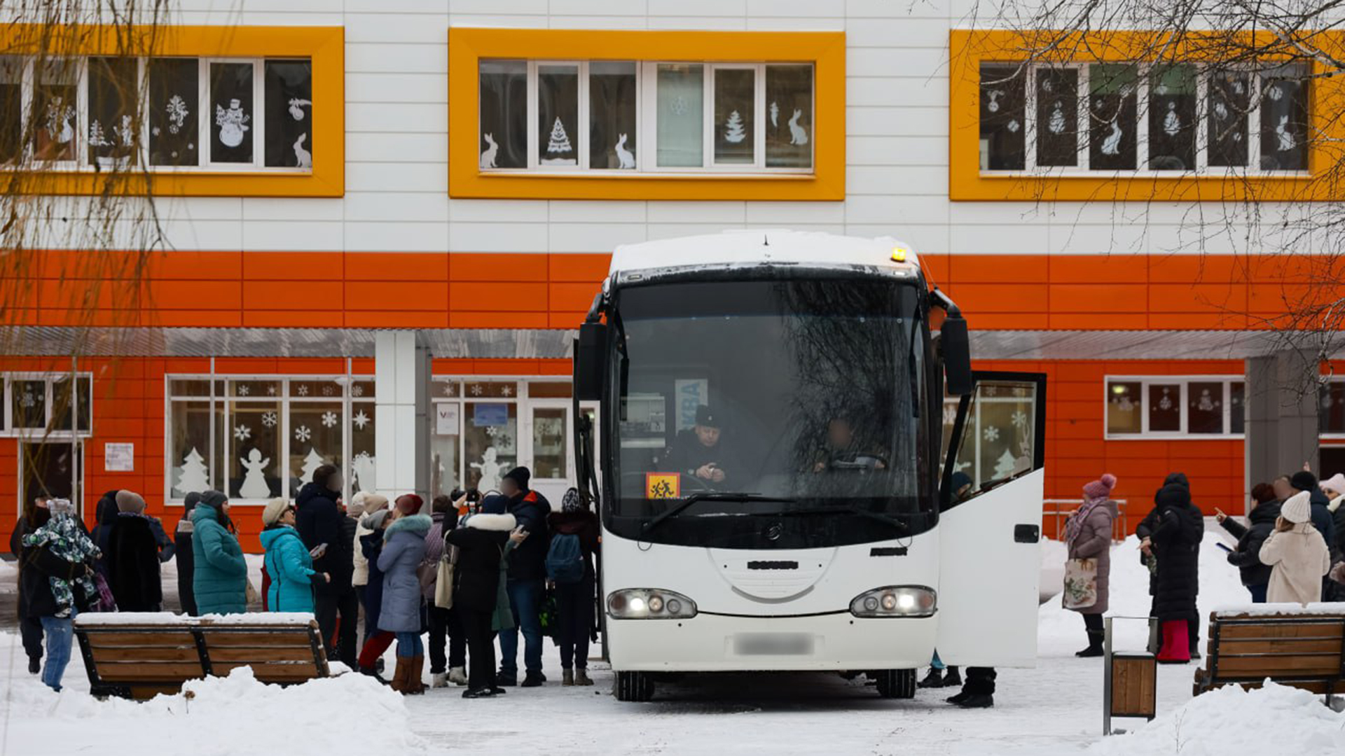 400 белгородских детей отправили на отдых в Воронежскую и Калужскую  области: как это было, куда поехали дети, что говорят родители