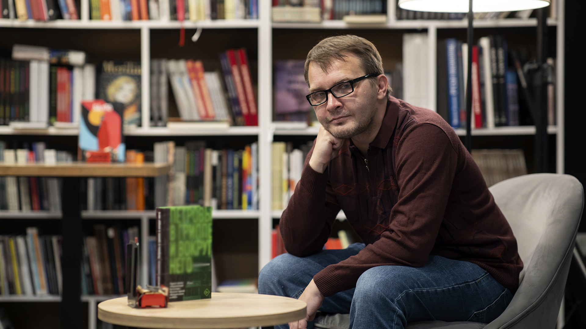 нудистки с пробкой Им не тесно: «Известия» выпускают фрагмент книги о московском транспорте |  Статьи | Известия