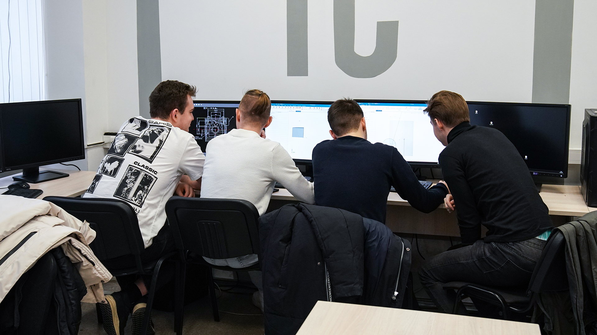 Кодить по-русски: студентов научат программировать на кириллице