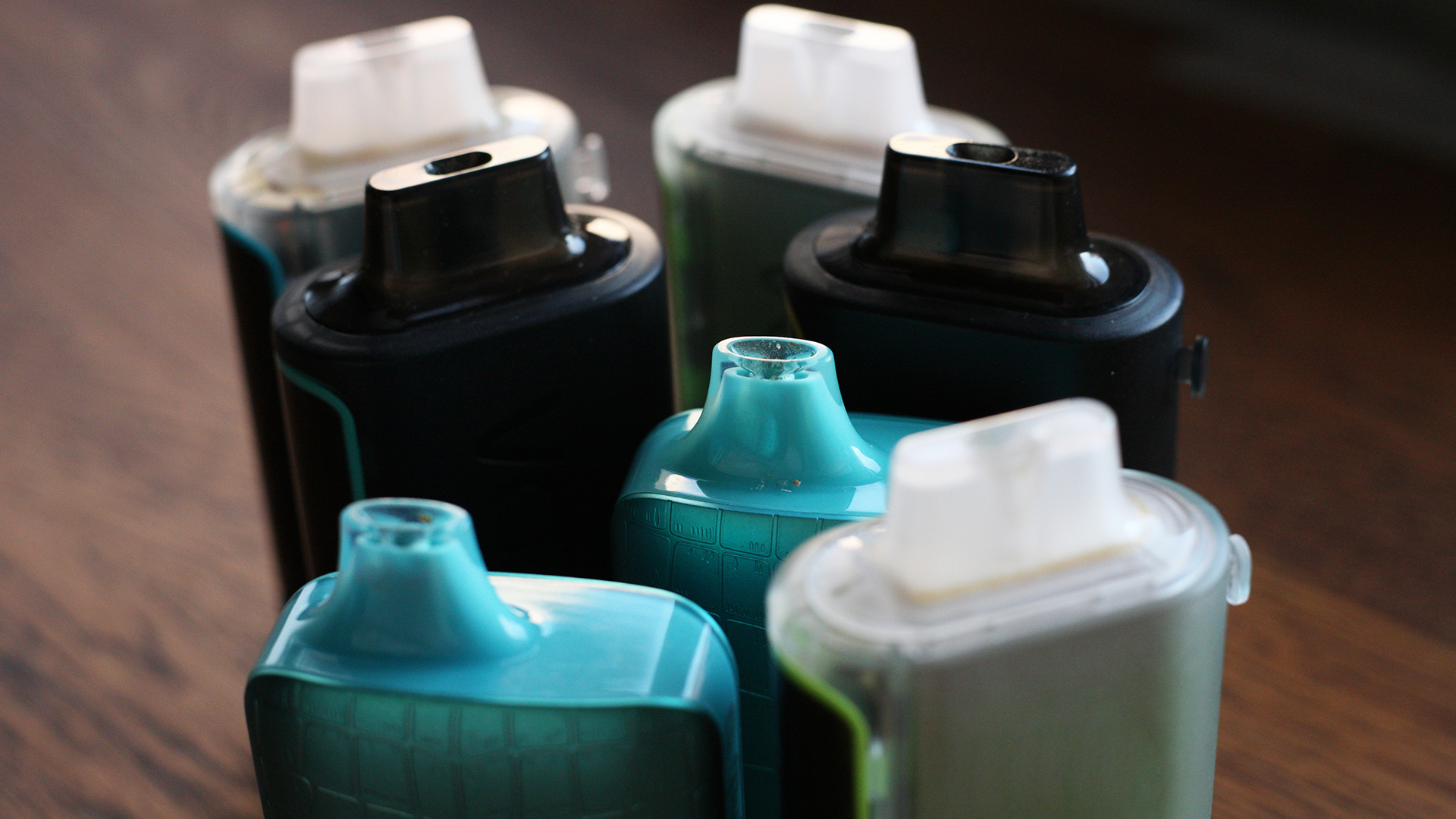 Табачок врозь: запрет на продажу сигарет и вейпов около остановок отсрочат