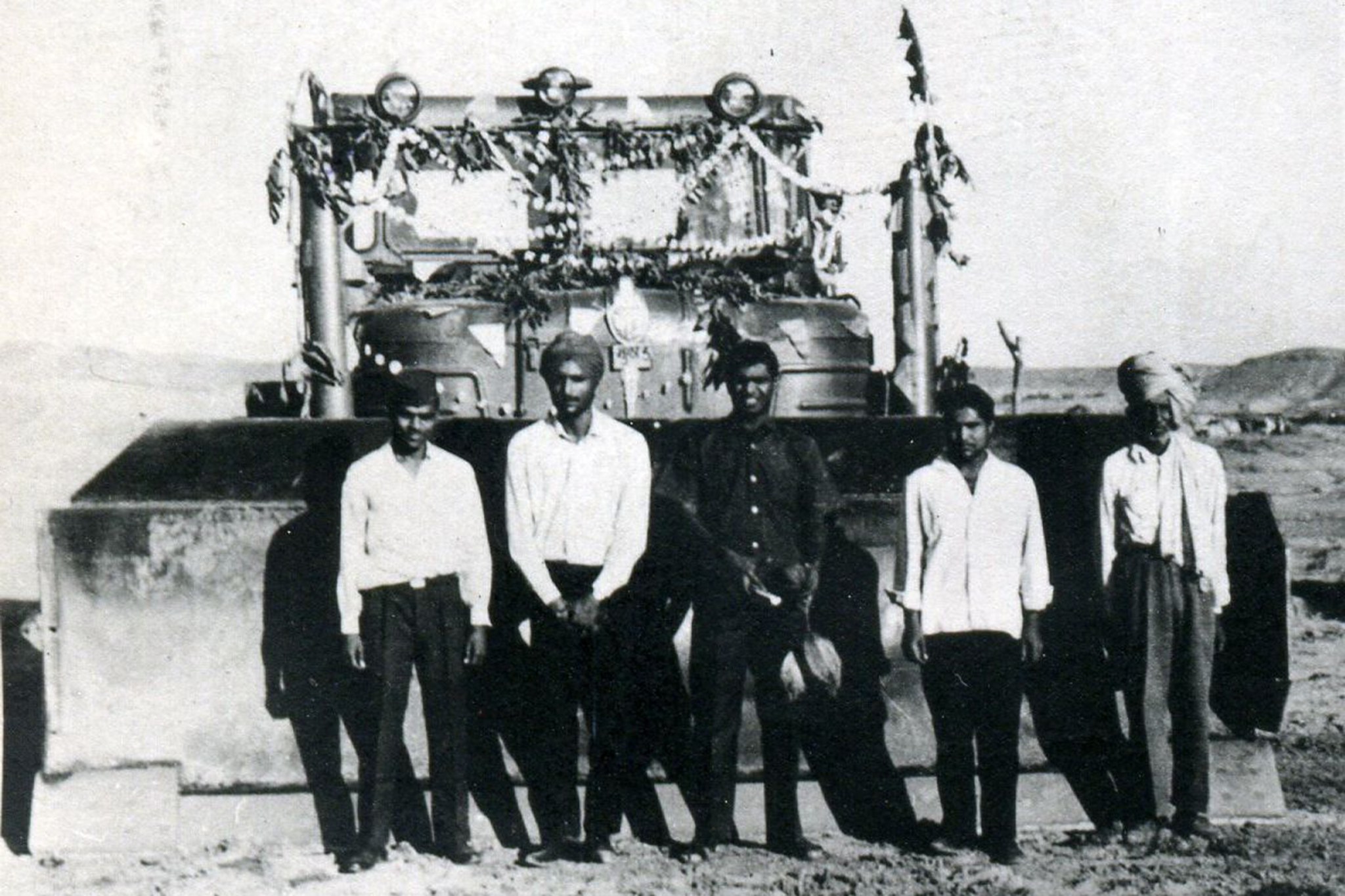 Республика Индия. ДЭТ-250 на строительстве дамбы, 1965 г.