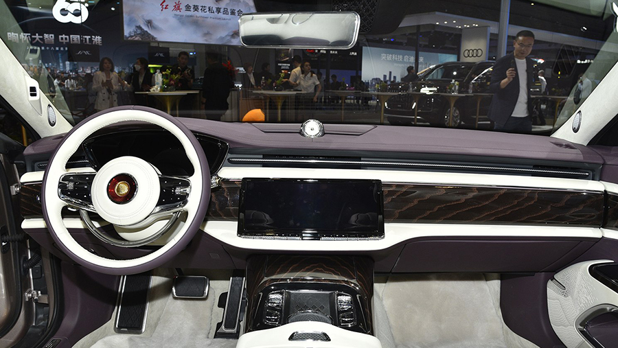В Китае представили альтернативу автомобилю Mercedes-Benz S-Class1