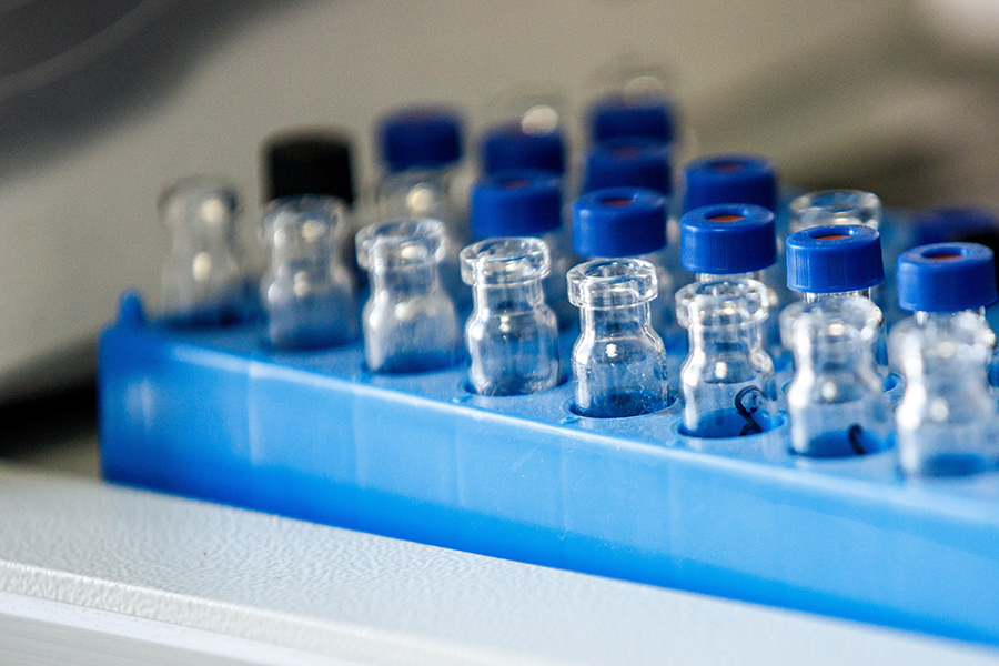 Пробирки в лаборатории