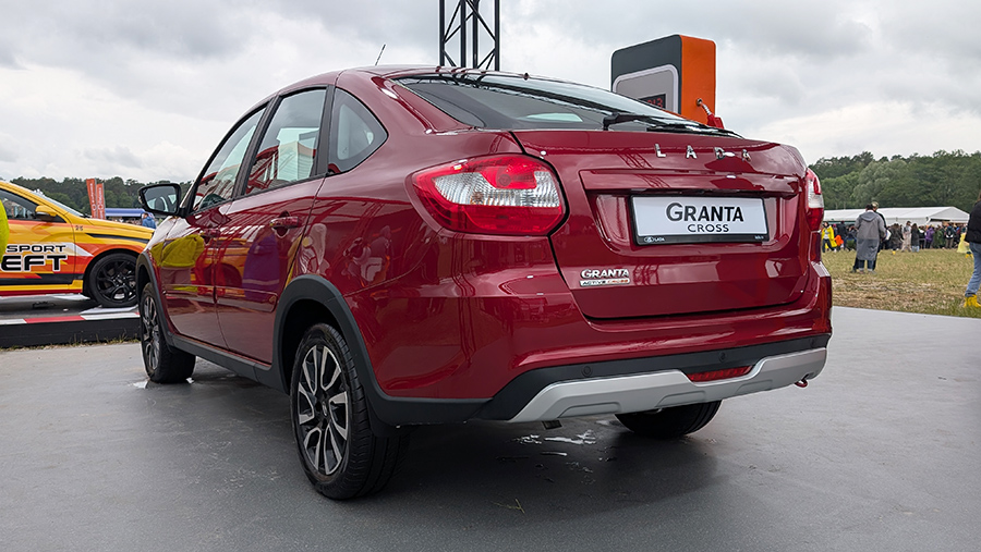 
                    АвтоВАЗ показал новую модификацию Lada Granta

        