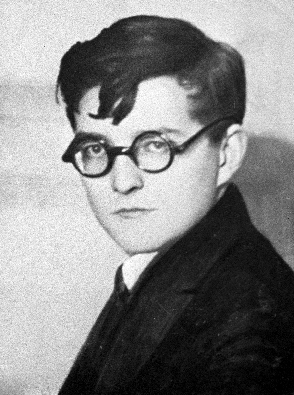Дмитрий Шостакович в 19 лет