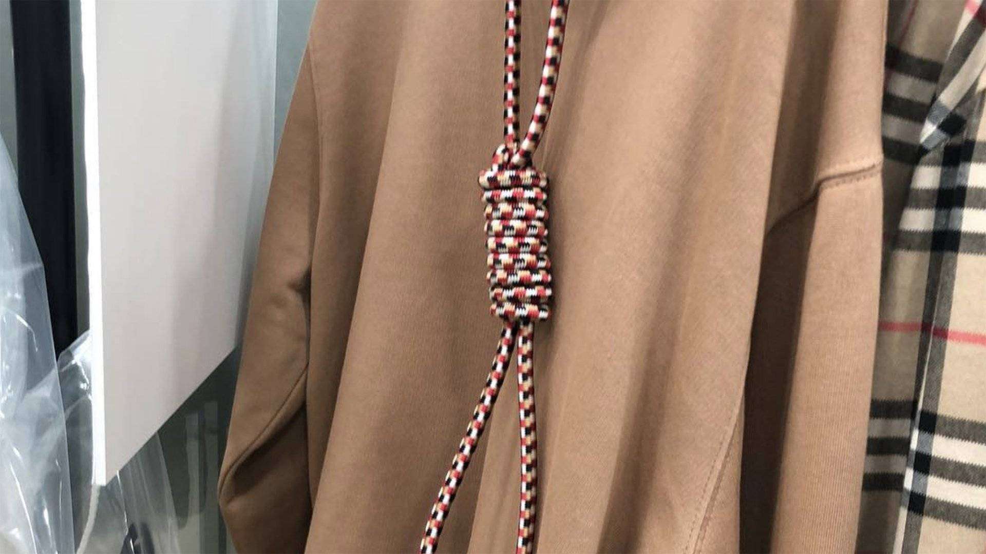 Модный дом Burberry извинился за толстовку с удавкой | Новости стиля и моды  | Известия | 20.02.2019