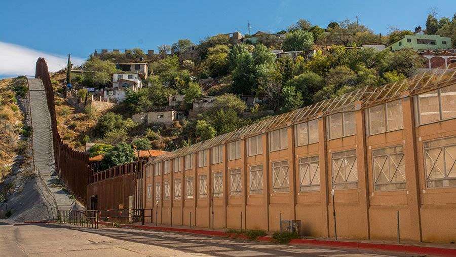 Реферат: Государственная граница между США и Мексикой