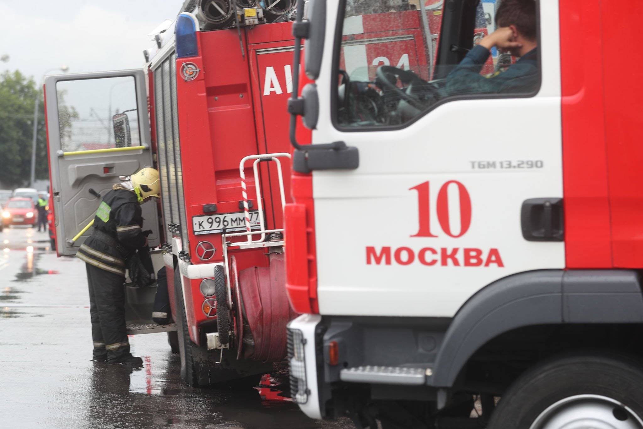 В жилом доме на юго-востоке Москвы произошел пожар | Новости | Известия |  06.11.2020