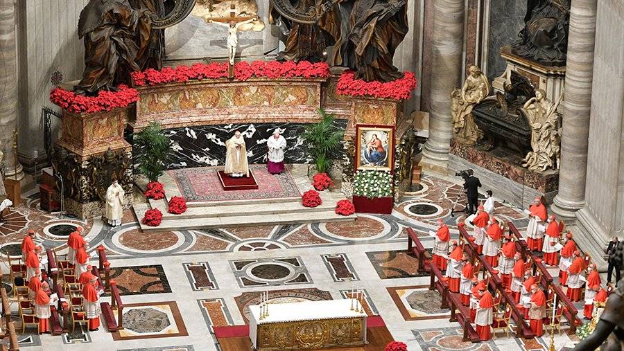 Папа Римський Франциск знизив зарплату кардиналам
