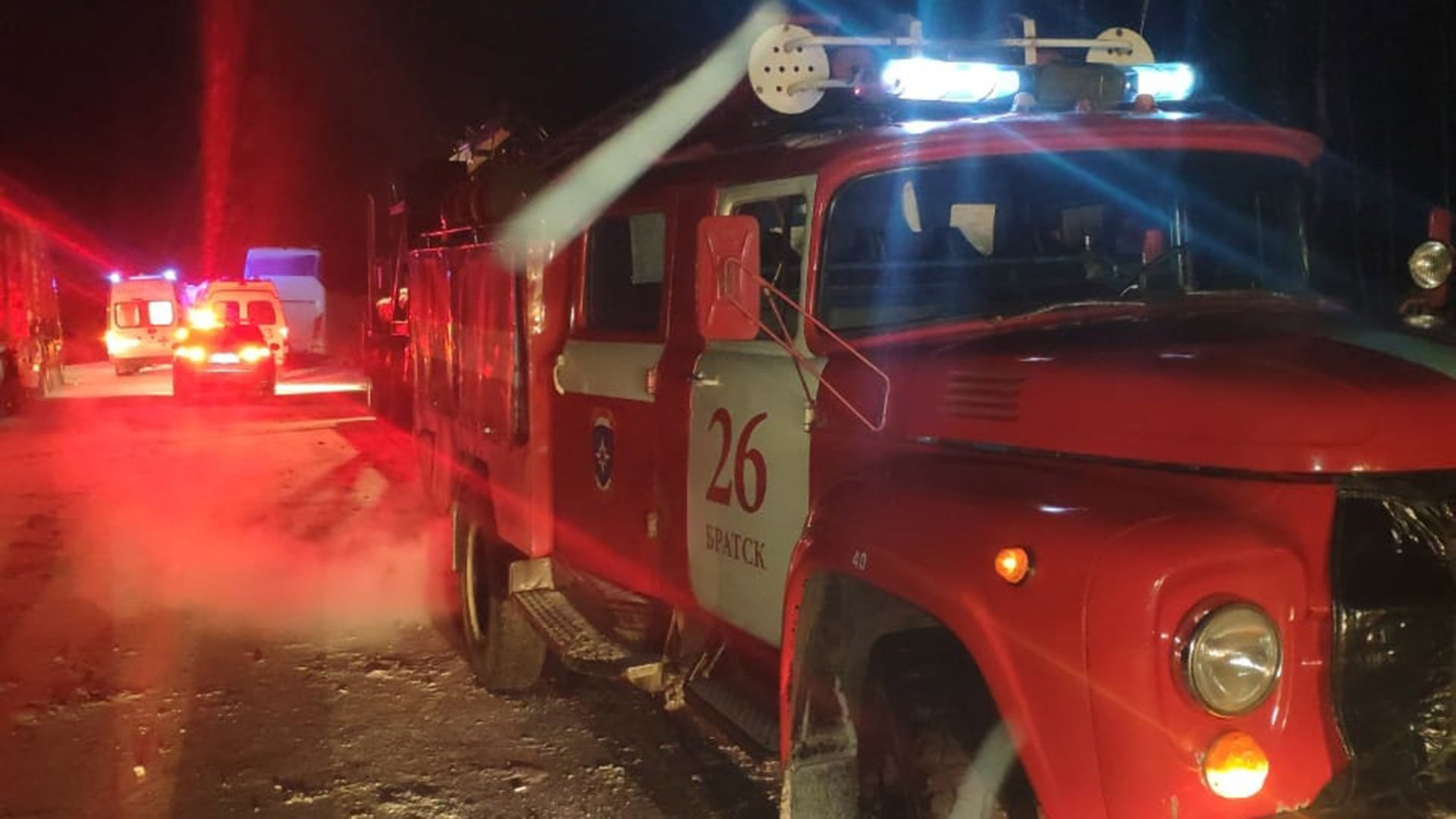 Четыре человека погибли в ДТП с автобусом и грузовиком под Братском |  Новости | Известия | 17.02.2021