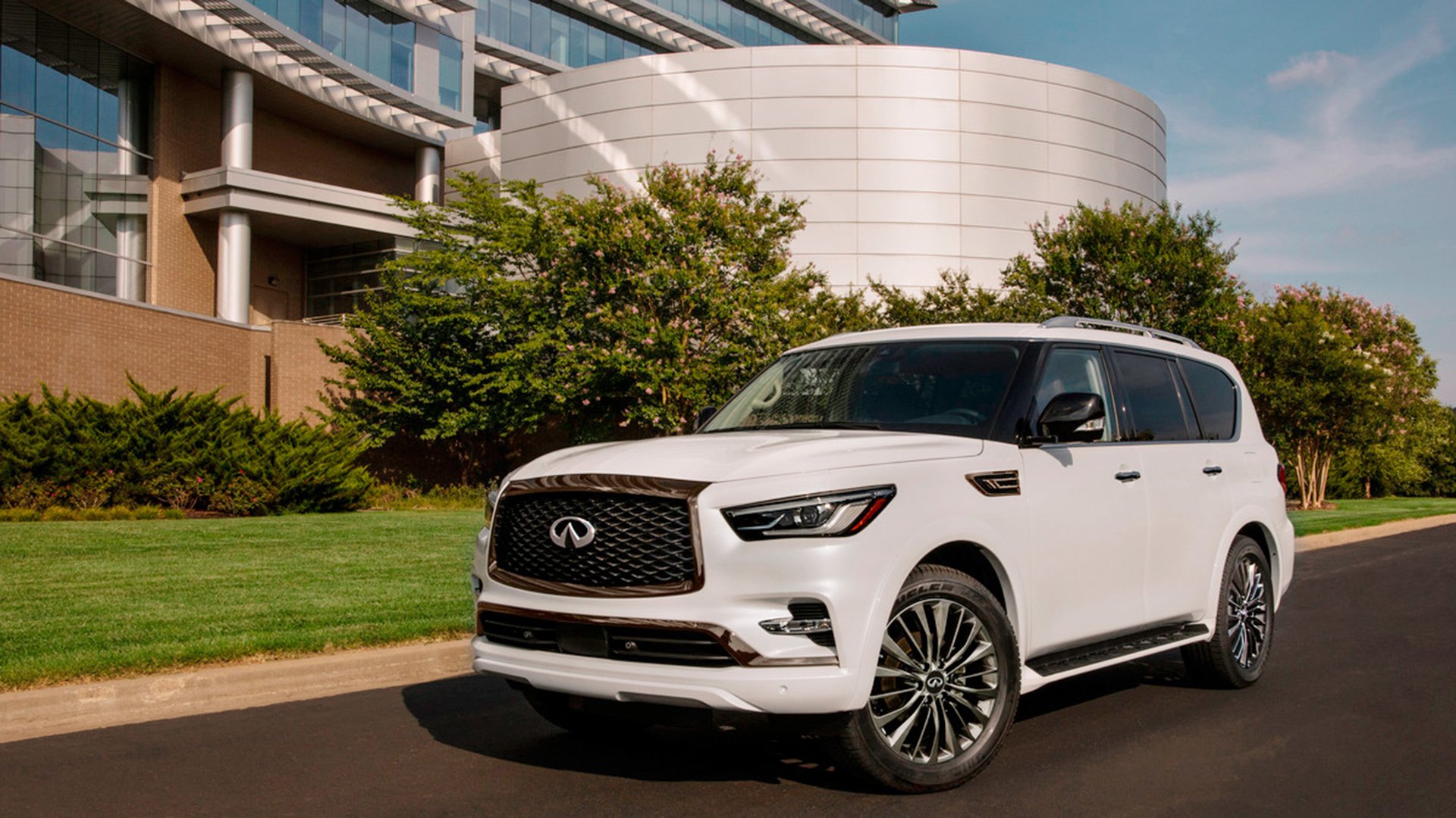 В России начались продажи обновленного внедорожника Infiniti QX80 | Новости  авто | Известия | 02.06.2021