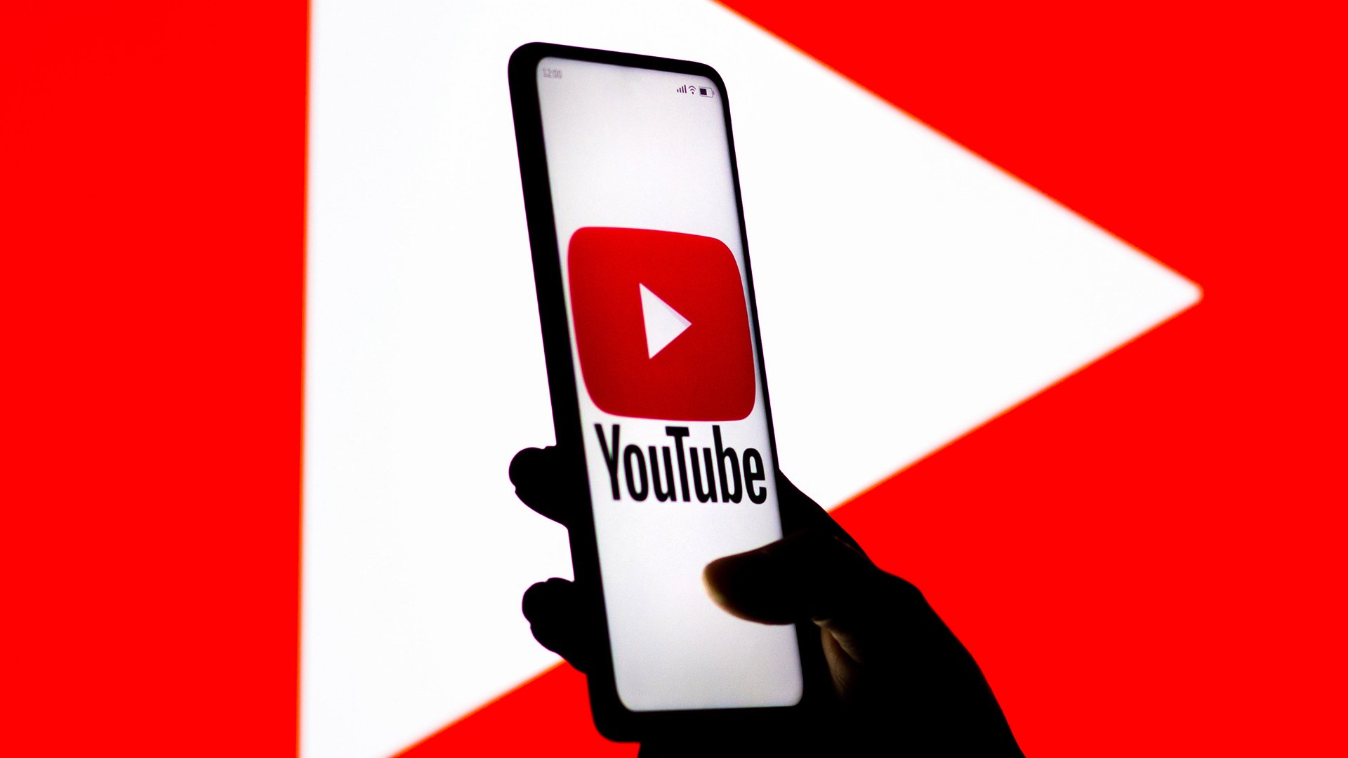 Роскомнадзор потребовал от YouTube снять ограничения с каналов  «Политической России» | Новости интернета | Известия | 01.04.2022