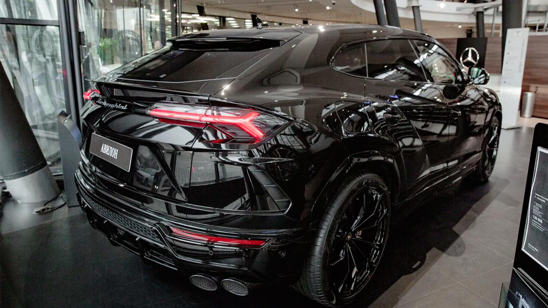 Кроссовер Lamborghini Urus вновь появился в России | Новости авто |  Известия | 30.01.2023