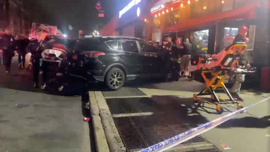 В Нью-Йорке 18 человек пострадали в результате ДТП возле ресторана