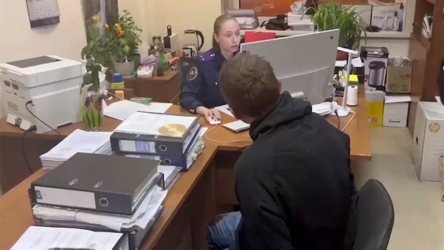 Опубликовано видео допроса подозреваемого в убийстве сожительницы в Москве