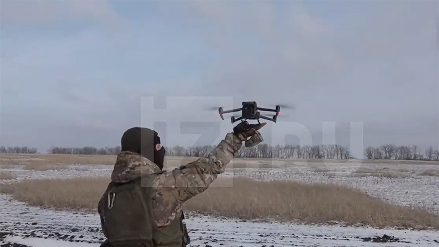«Известия» показали работу дронов по позициям ВСУ