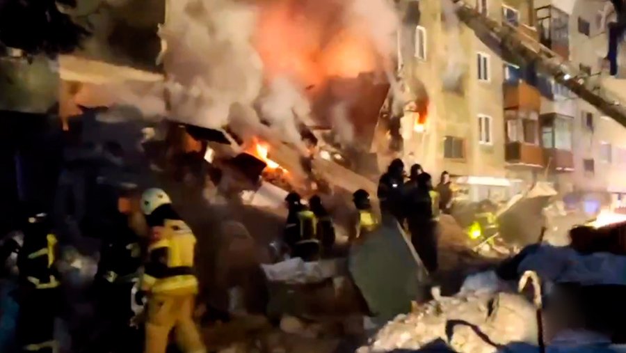 Число пострадавших в результате взрыва газа в доме в Новосибирске возросло до шести