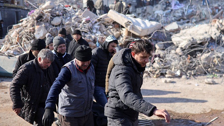 Число погибших при землетрясениях в Турции увеличилось до 16 170 человек