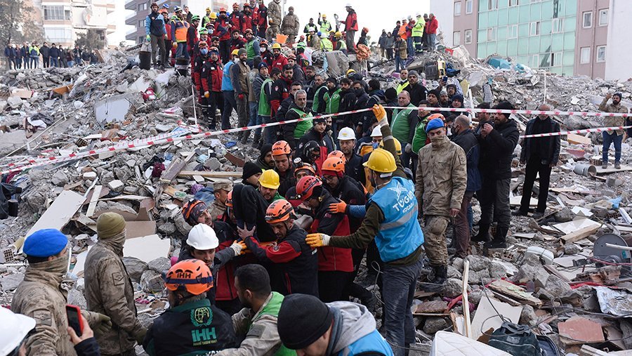 Число жертв землетрясений в Турции выросло до 20 665