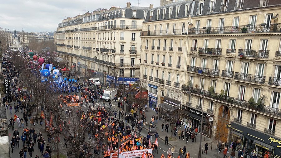 Во Франции началась четвертая демонстрация против пенсионной реформы
