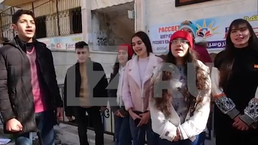 Сирийские дети спели для «Известий» песни «Кино» и Гагариной